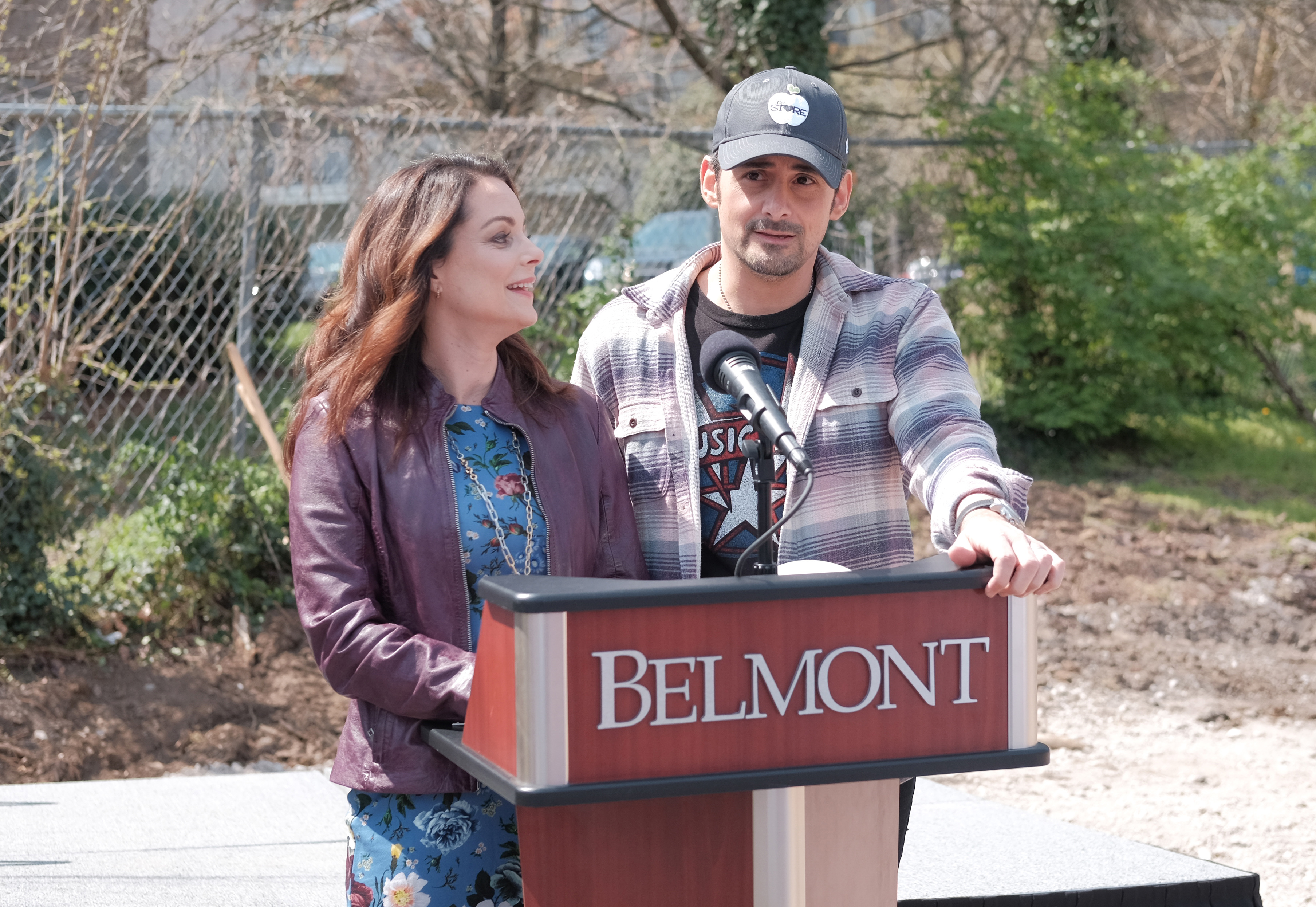 APRIL 03: Kimberly Williams-Paisley and Brad Paisley break ground for grocery site "The Store" on April 03, 2019 in Nashville, Tennessee. | Source: Getty Images