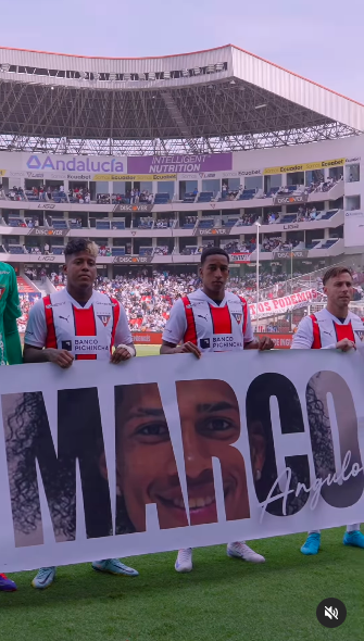 Another angle of the commemoration banner for Marco Angulo. | Source: Instagram/ldu_oficial