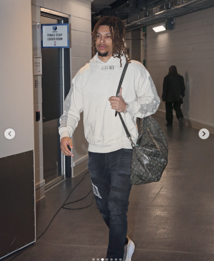 Brandon Clarke arrives at the arena carrying a duffel bag in a photo from his final Instagram post. | Instagram/brandon_clarke23