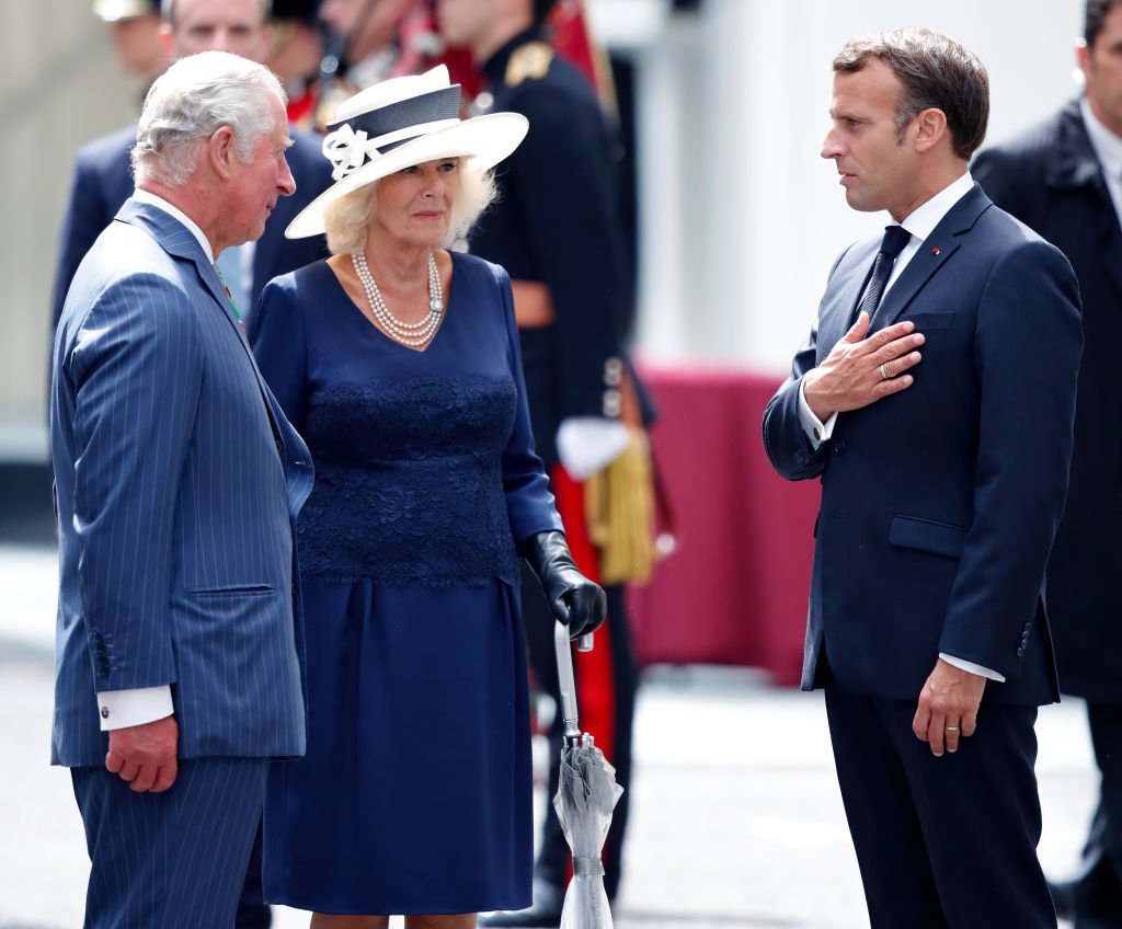 Le Prince de Galles et la Duchesse de Cornouailles reçoivent le Président Macron.| Photo : Getty Images