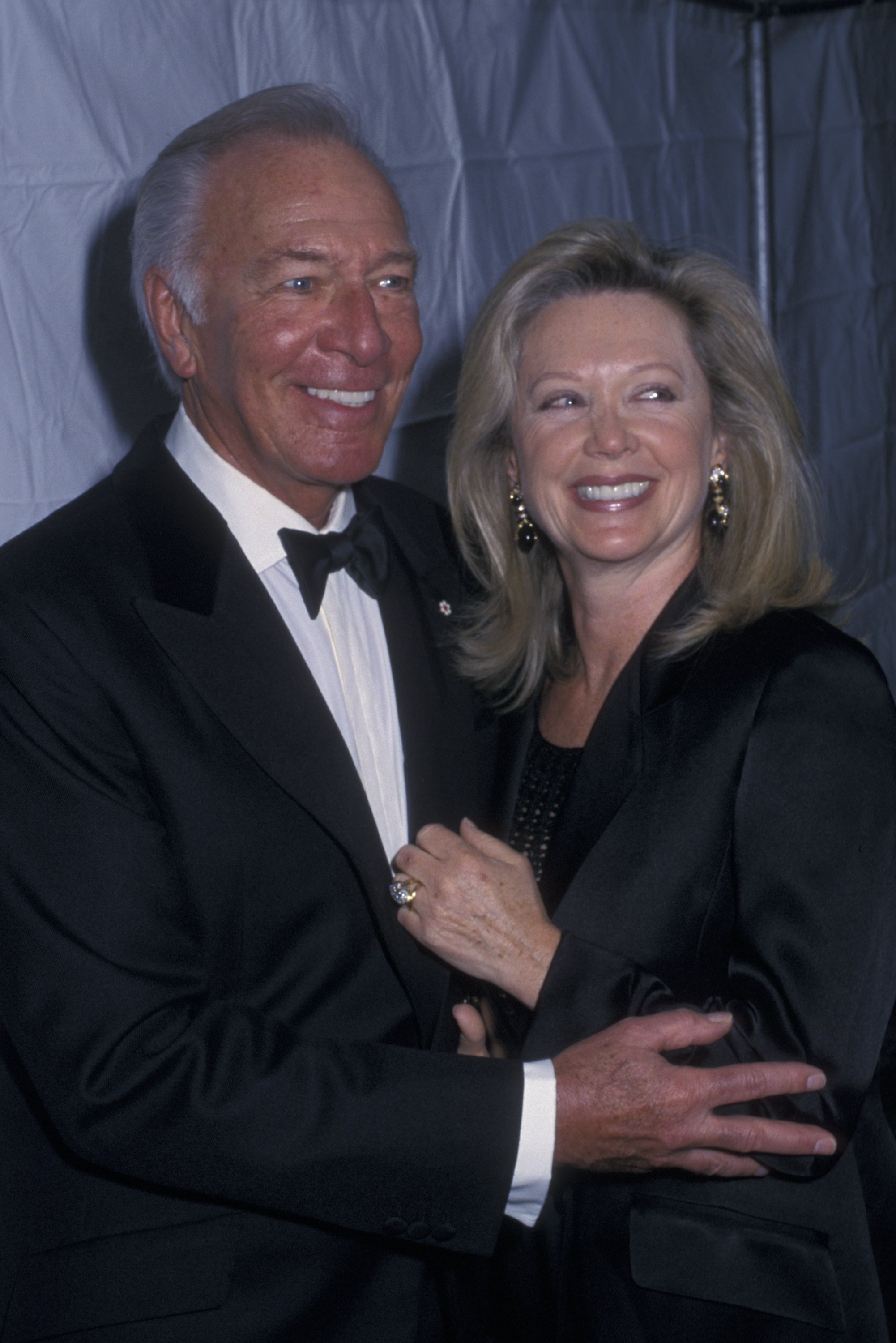 Christopher Plummer and Elaine Taylor are pictured as they arrive at the Juilliard School Gala Honoring Richard Rogers on February 4, 2002, at the Juilliard School in New York City | Source: Getty Images