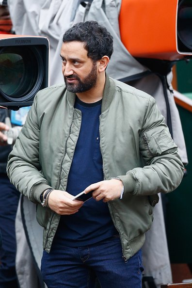 Cyril Hanouna participe à la 8ème Journée Portes Ouvertes du tennis français à Roland Garros le 29 mai 2016 à Paris | Getty Images Cyril Hanouna participe à la 8ème Journée Portes Ouvertes du tennis français à Roland Garros le 29 mai 2016 à Paris | Getty Images