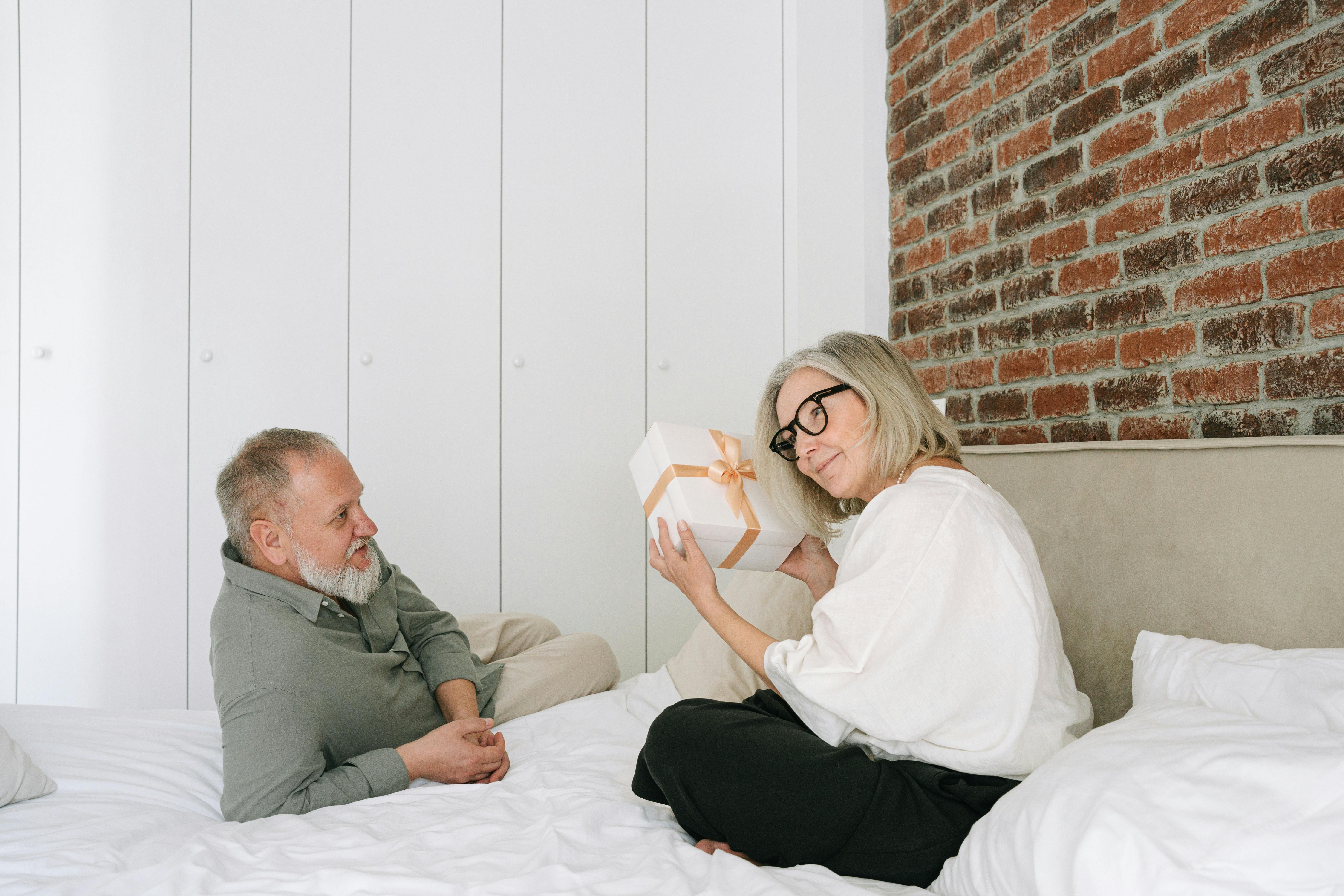 A woman who received a gift from her husband | Source: Pexels