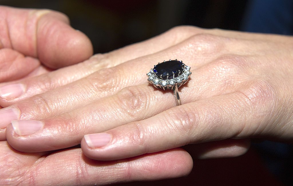 El anillo de compromiso de Kate Middleton. | Foto: Getty Images