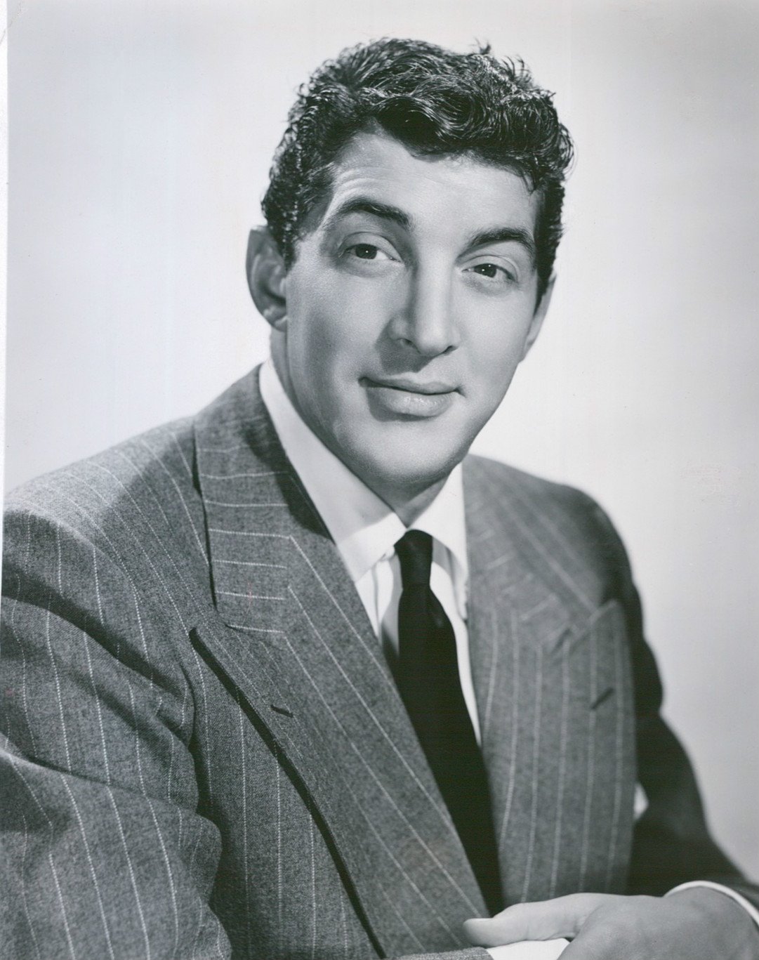 Photo of Dean Martin as he began an NBC show with Jerry Lewis, circa 1948. | Photo: Wikimedia Commons