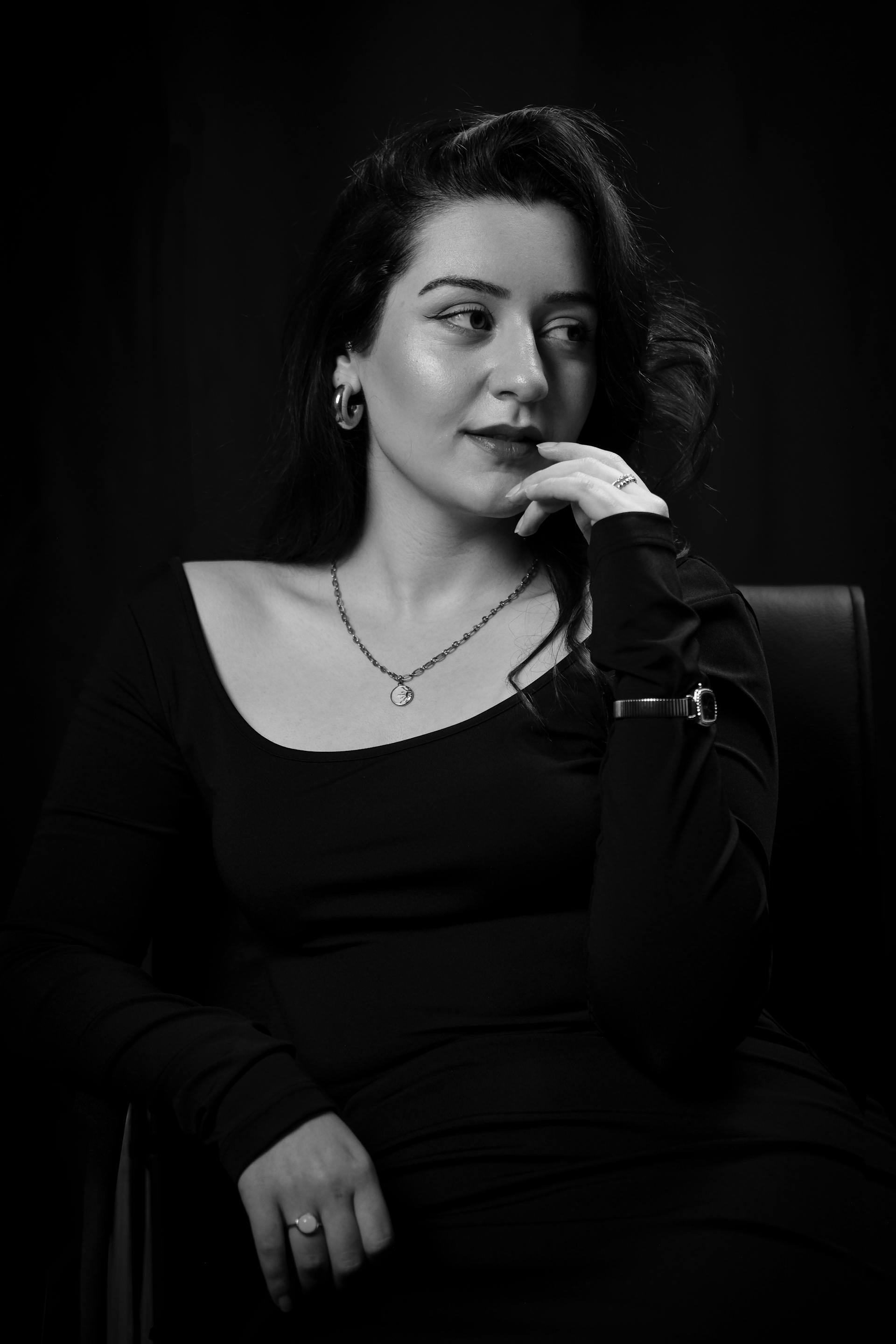 A thoughtful woman | Source: Pexels