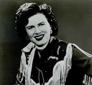 Patsy Cline, circa 1961. | Photo: Wikimedia Commons