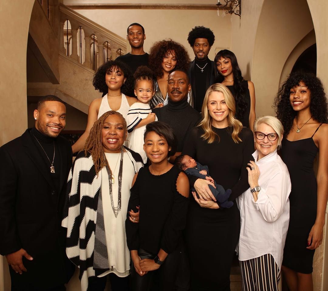 Comedian and actor Eddie Murphy with his 10 children and his fiancé Paige Butch/ Source: Getty Images 