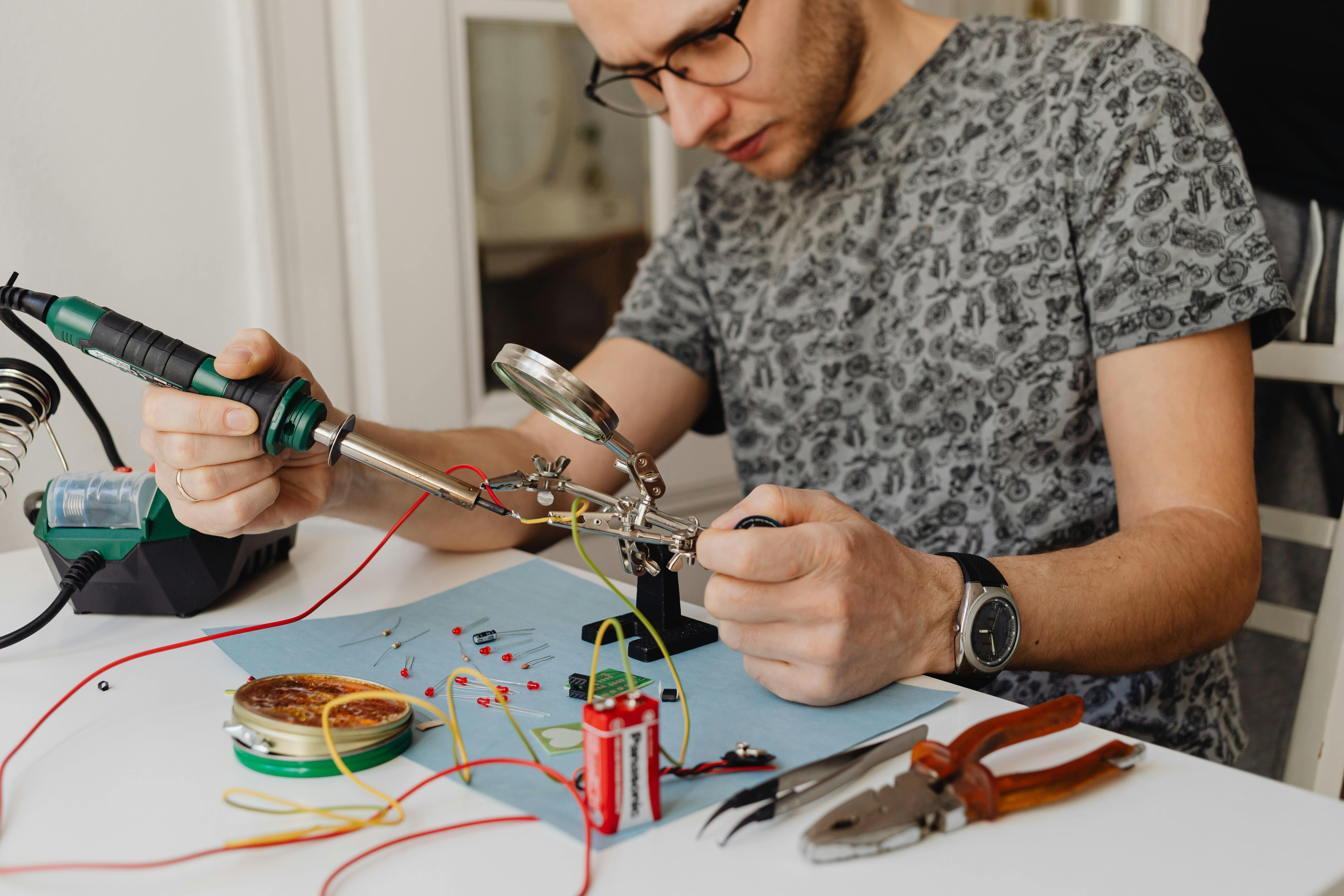 An electrician working at home | Source: Pexels