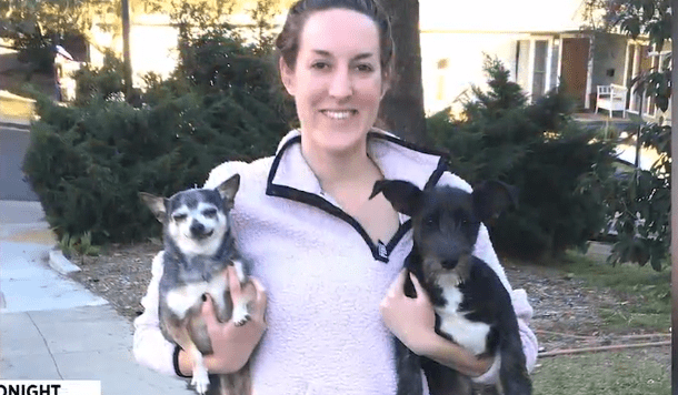 Taylor Kahle pictured with her two dogs. | Photo: Fox 5 San Diego