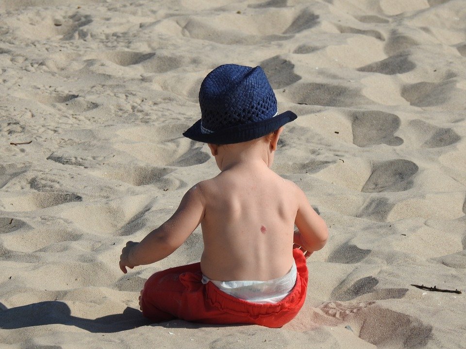 Un petit garçon. | Photo : Unsplash