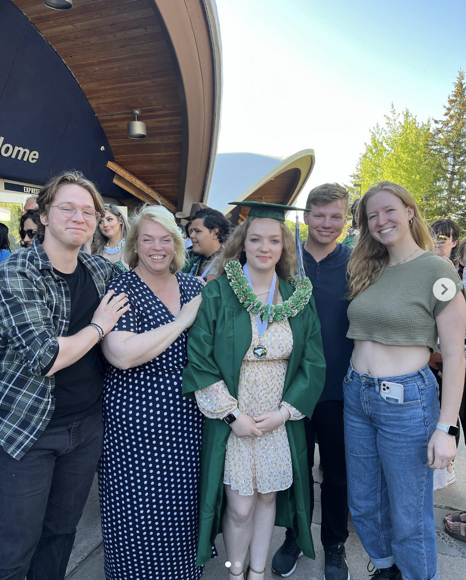 Garrison Brown and family at Savannah's graduation, posted on May 27, 2023 | Source: instagram/janellebrown117
