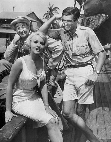 George Tobias, Julie Newmar and Gardner McKay from the television series "Adventures in Paradise" in 1960. | Source: Wikimedia Commons.