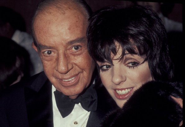 Vincente Minnelli and Liza Minnelli at University of Southern California in Los Angeles, California, United States in 1977. | Photo: Getty Images