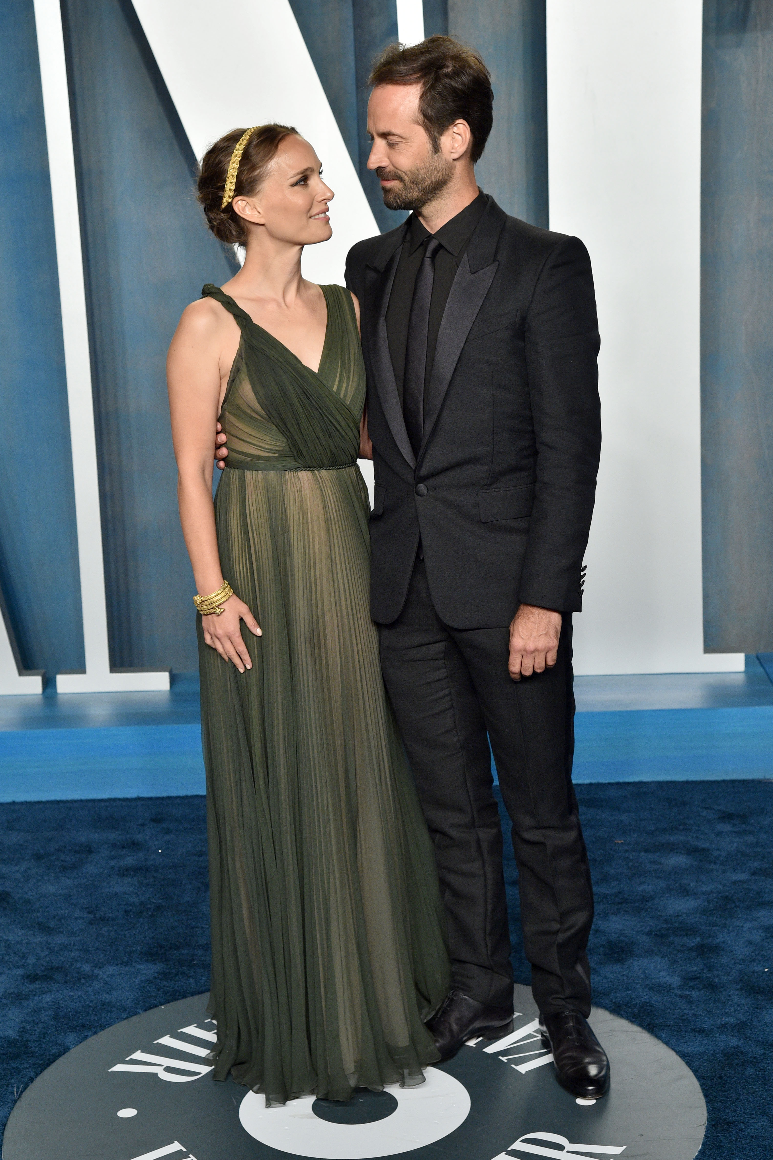 Natalie Portman and Benjamin Millepied at the 2022 Vanity Fair Oscar Party hosted By Radhika Jones | Source: Getty Images