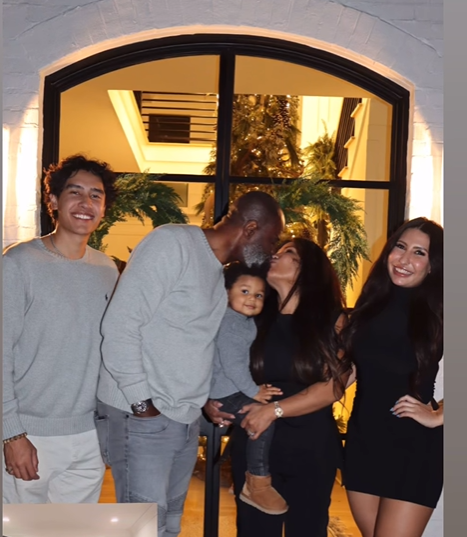 Brian McKnight's new family, from a post dated February 28, 2025. | Source: Instagram/brianmcknight23