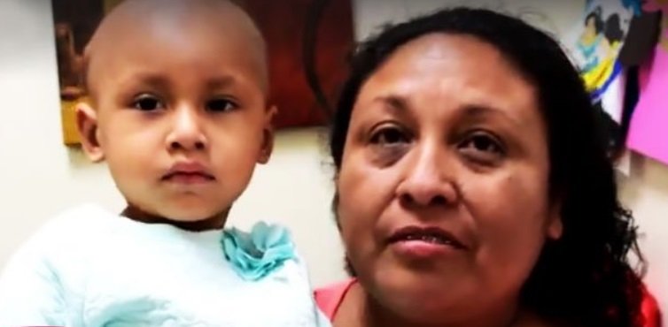 Yamileth Gómez Martínez y su madre Amparo Martínez Ramos. | Foto: Facebook.com/hospital.general.tijuana Yamileth Gómez Martínez y su madre Amparo Martínez Ramos. | Foto: Facebook.com/hospital.general.tijuana