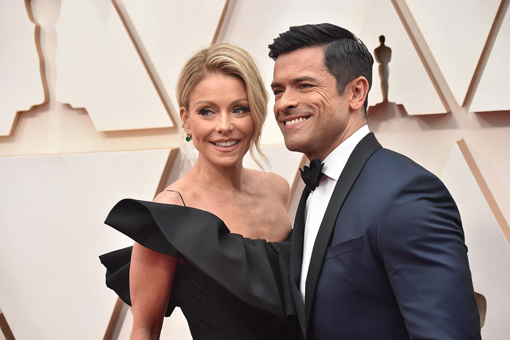 Kelly Ripa and Mark Consuelos attend the 92nd Annual Academy Awards at Hollywood and Highland on February 09, 2020 | Photo: Getty Images
