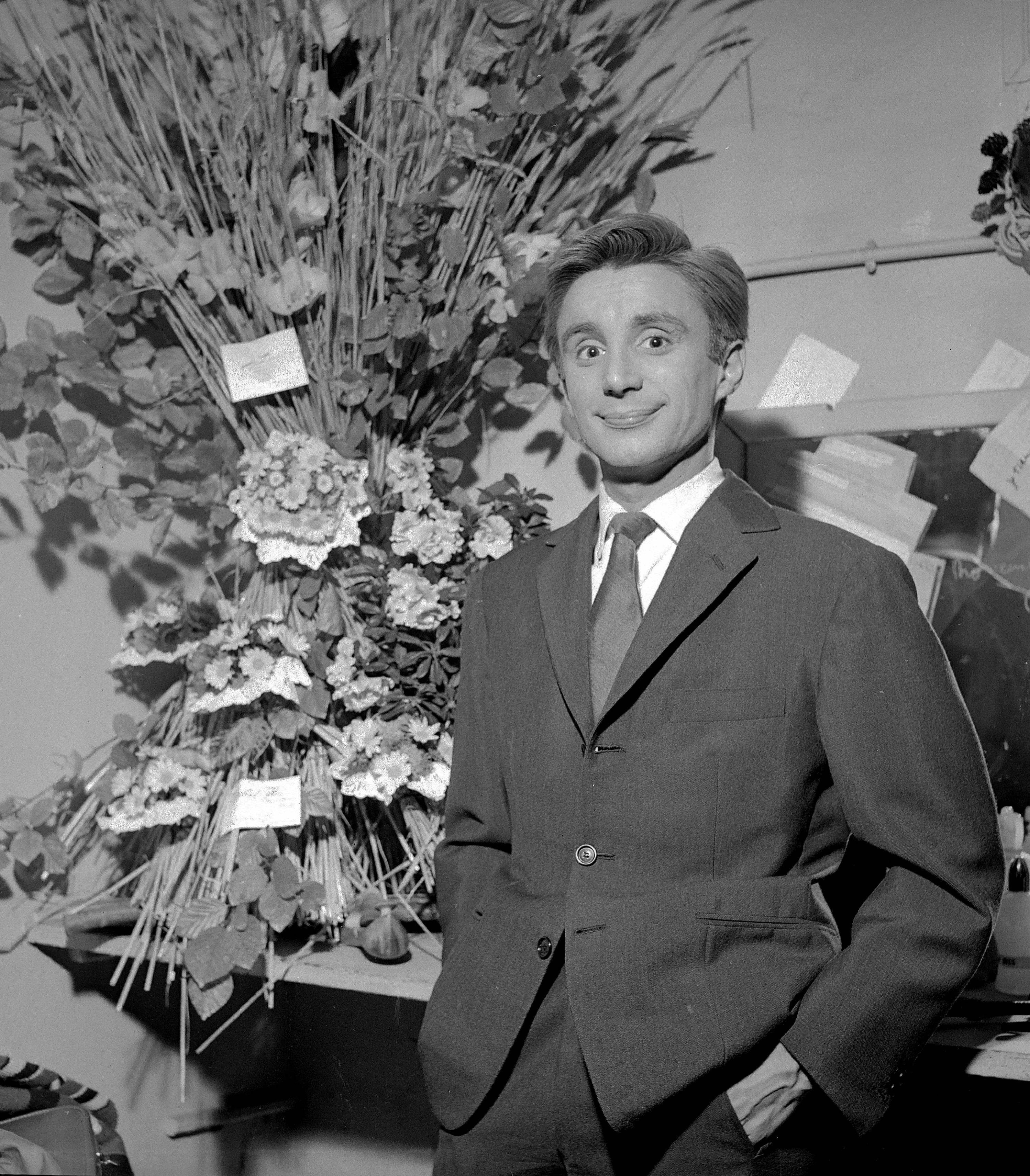 L'acteur français Claude Vega à Paris, Octobre 1960. | Photo : Getty Images L'acteur français Claude Vega à Paris, Octobre 1960. | Photo : Getty Images