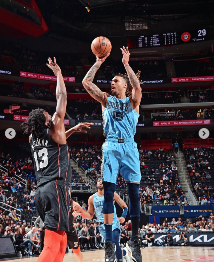 Brandon Clarke rises for a jump shot during a Memphis Grizzlies game as a defender contests the play. | Source: Instagram/brandon_clarke23