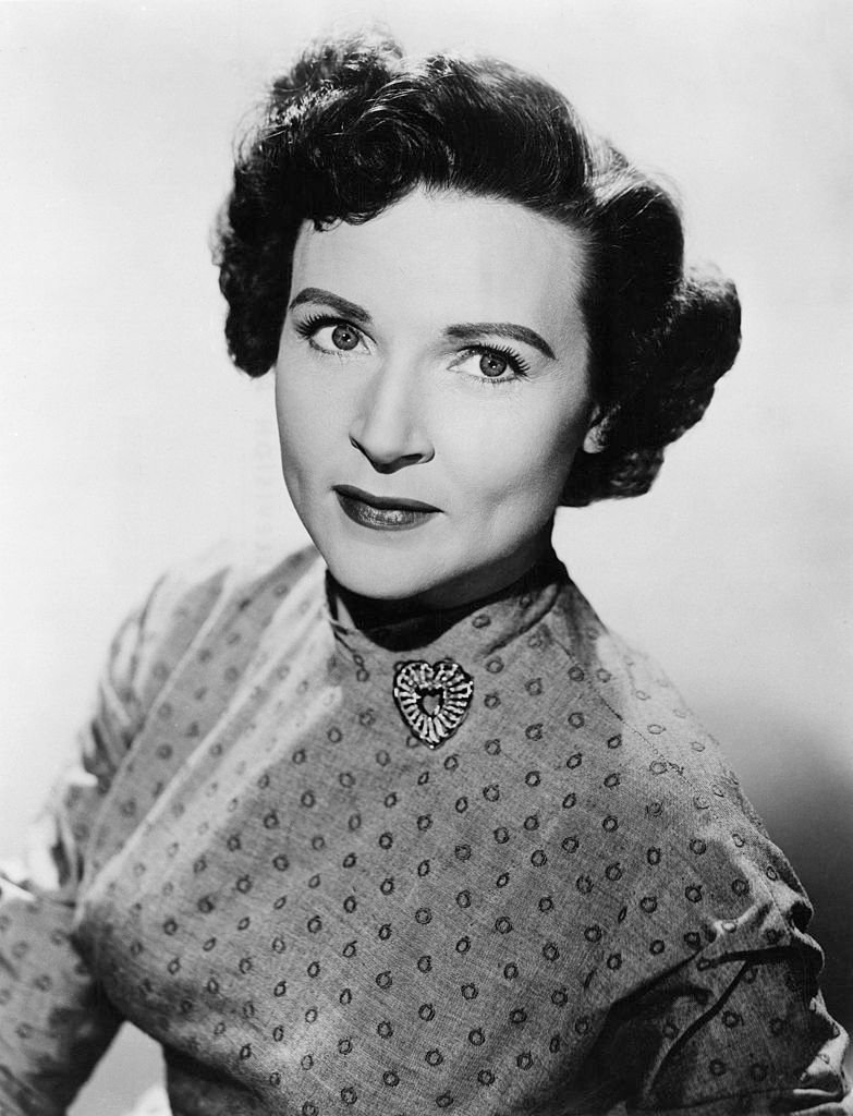 Betty White in a studio portrait taken in 1954 | Source: Getty Images