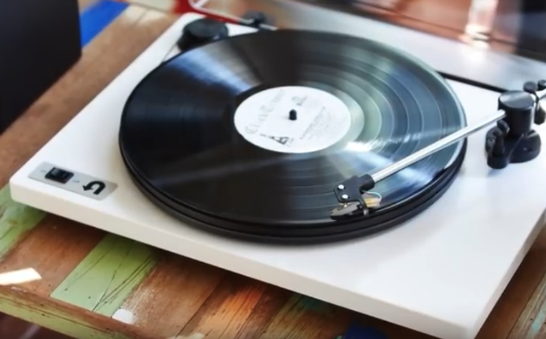 Image credits: YouTube/Vinyl Eyezz Image credits: YouTube/Vinyl Eyezz