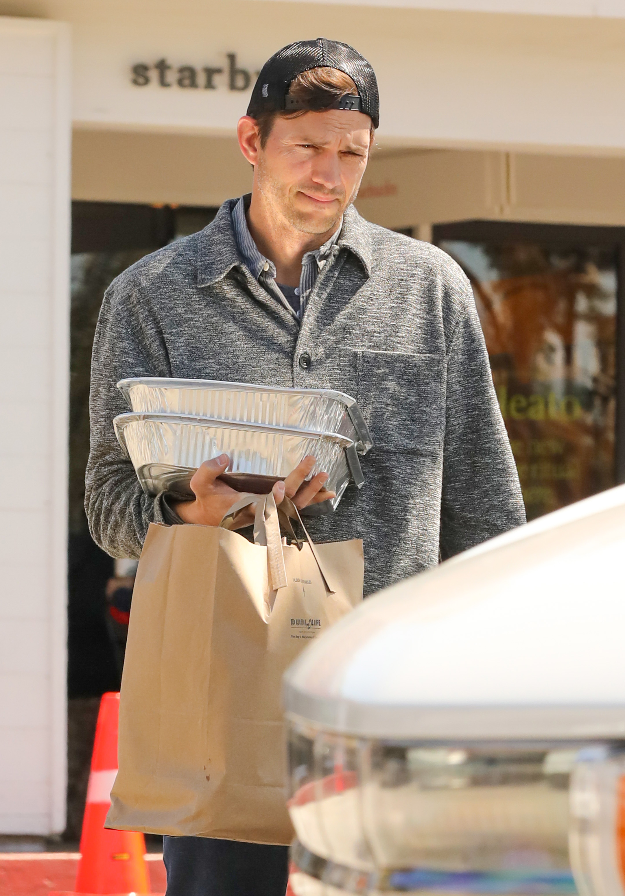 Ashton Kutcher seen in Los Angeles, California on April 5, 2023 | Source: Getty Images