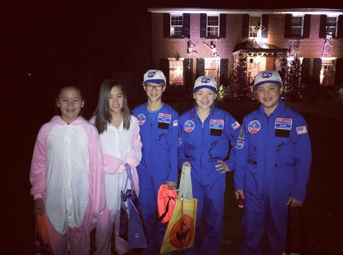 Kate has never stopped posting photos of her children online. On this occasion, they wore costumes for Halloween on October 31, 2017. | Source: Instagram/kateplusmy8