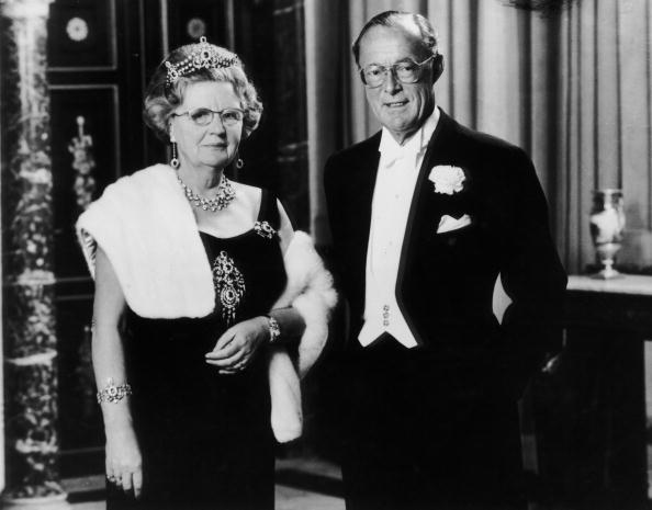 Queen Juliana and Prince Bernhard of the Netherlands pictured in October 1979. | Photo: Getty Images