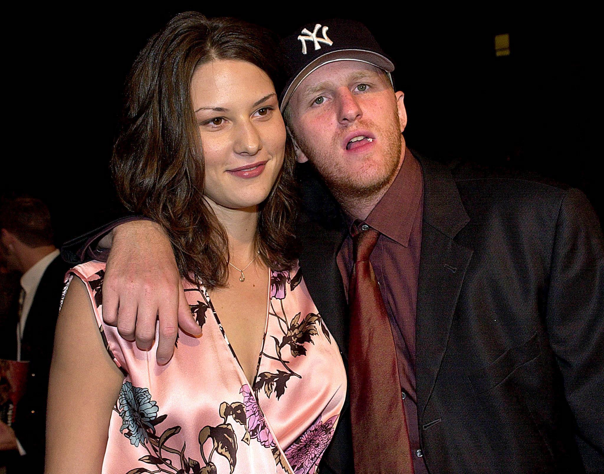 Michael Rapaport and Nichole Beattie are pictured as they arrive at the premiere of his new film "Lucky Numbers" on October 24, 2000, in Hollywood, California | Source: Getty Images