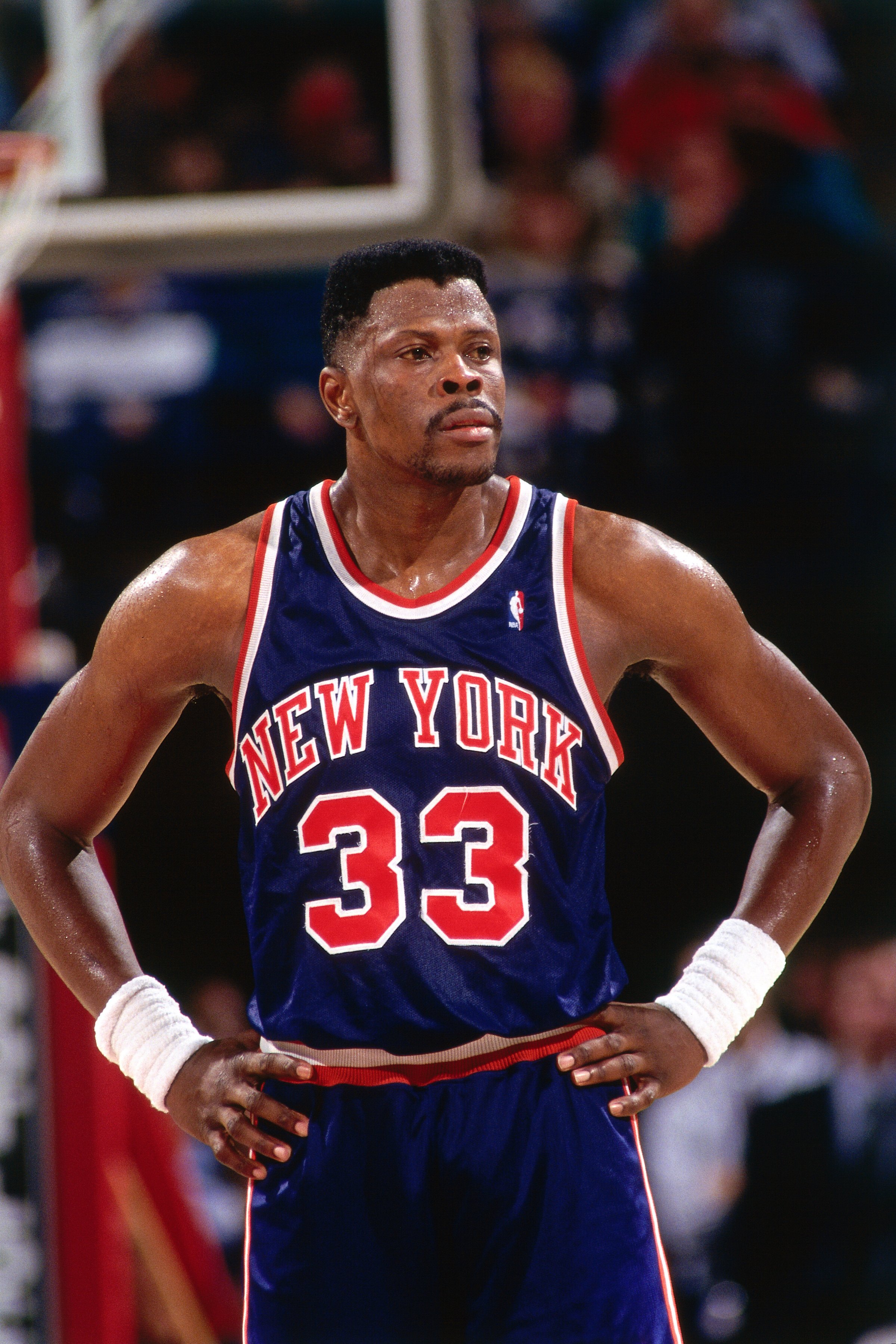 Patrick Ewing #33 of the New York Knicks looks on against the Sacramento Kings on January 12, 1993 in Sacramento, California. | Photo: GettyImages