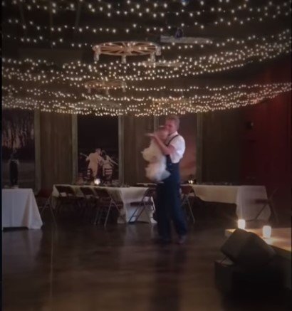 Rory Feek dances with his daughter, Indiana Feek to a Keith Whitley song titled "I'm over you"  | Photo: YouTube/thislifeilive