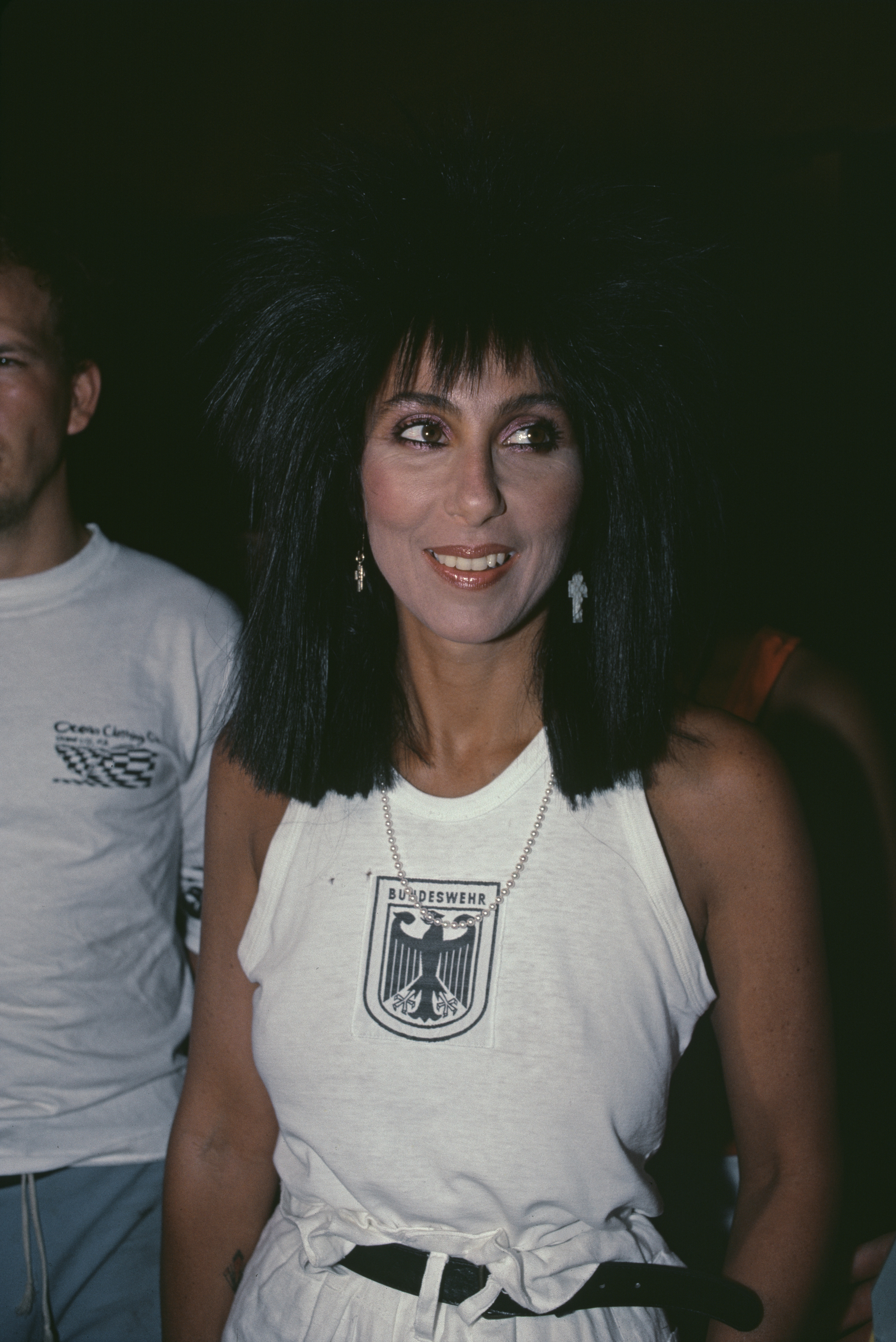 Cher at the Live Aid benefit concert at the John F. Kennedy Stadium on July 13, 1985 in Philadelphia, Pennsylvania | Source: Getty Images