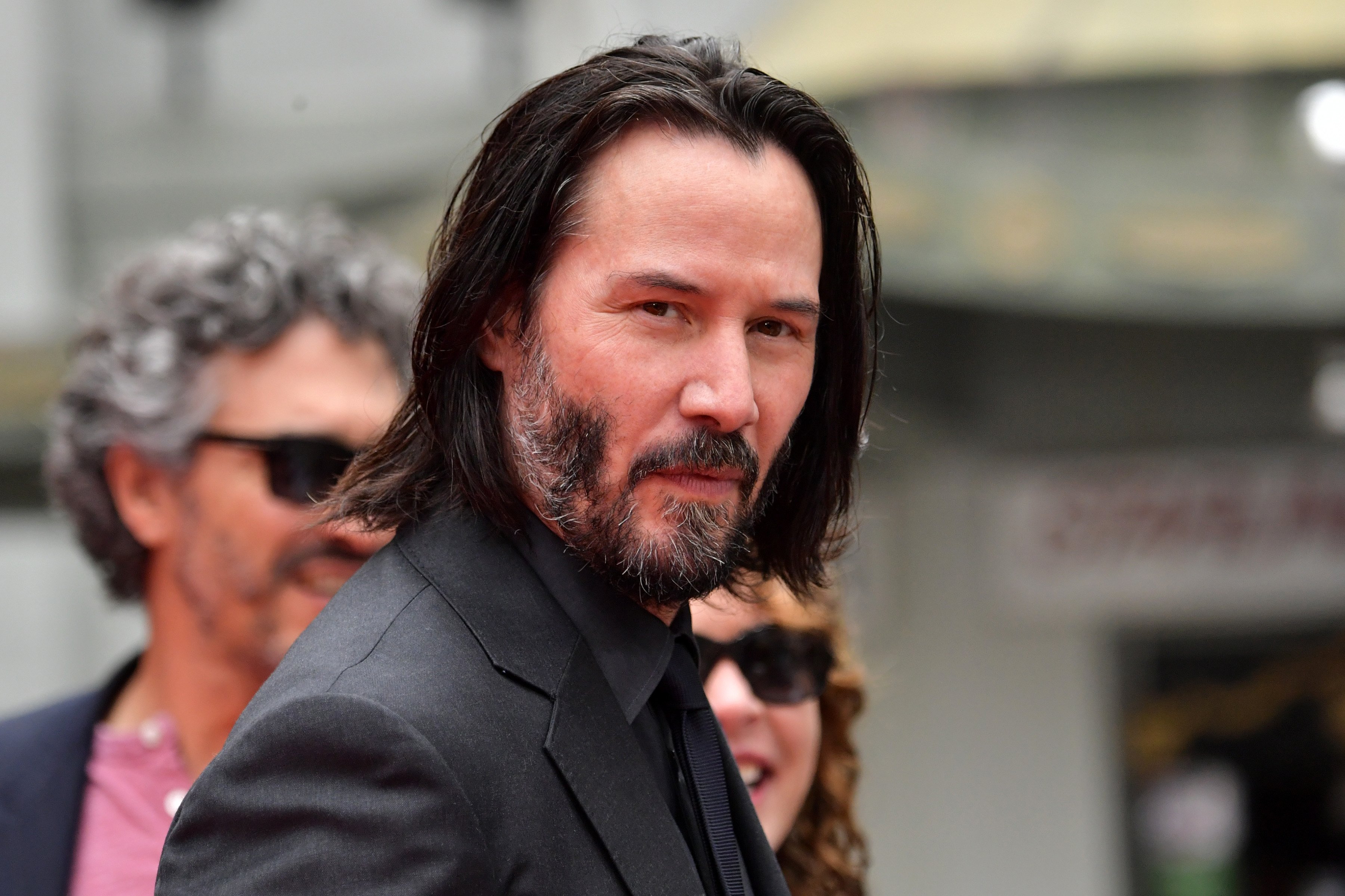 Keanu Reeves arrives for his handprint ceremonyon May 14, 2019, in Hollywood, California. | Source: Getty Images.