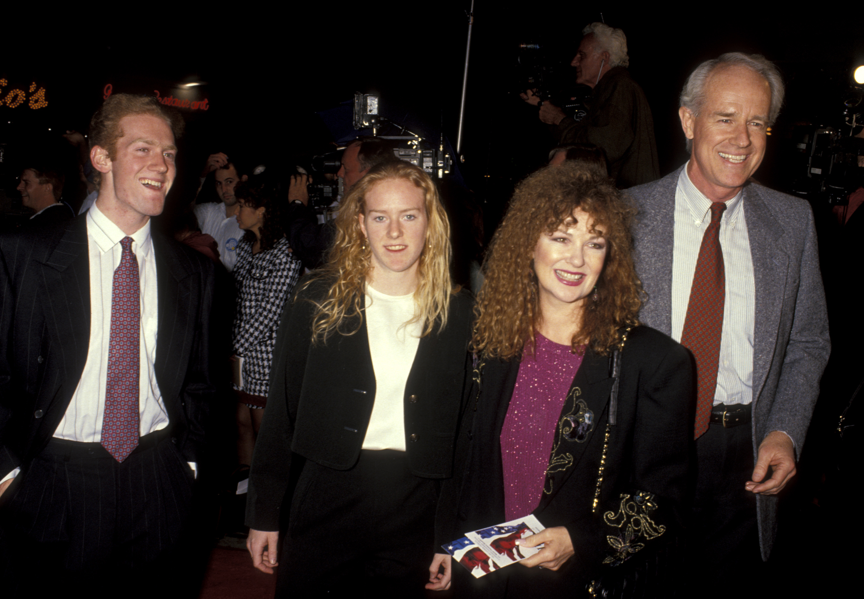 Michael, Erin, and Mike Farrell with Shelley Fabares at the premiere of "JFK" in Westwood, California on December 17, 1991 | Source: Getty Images