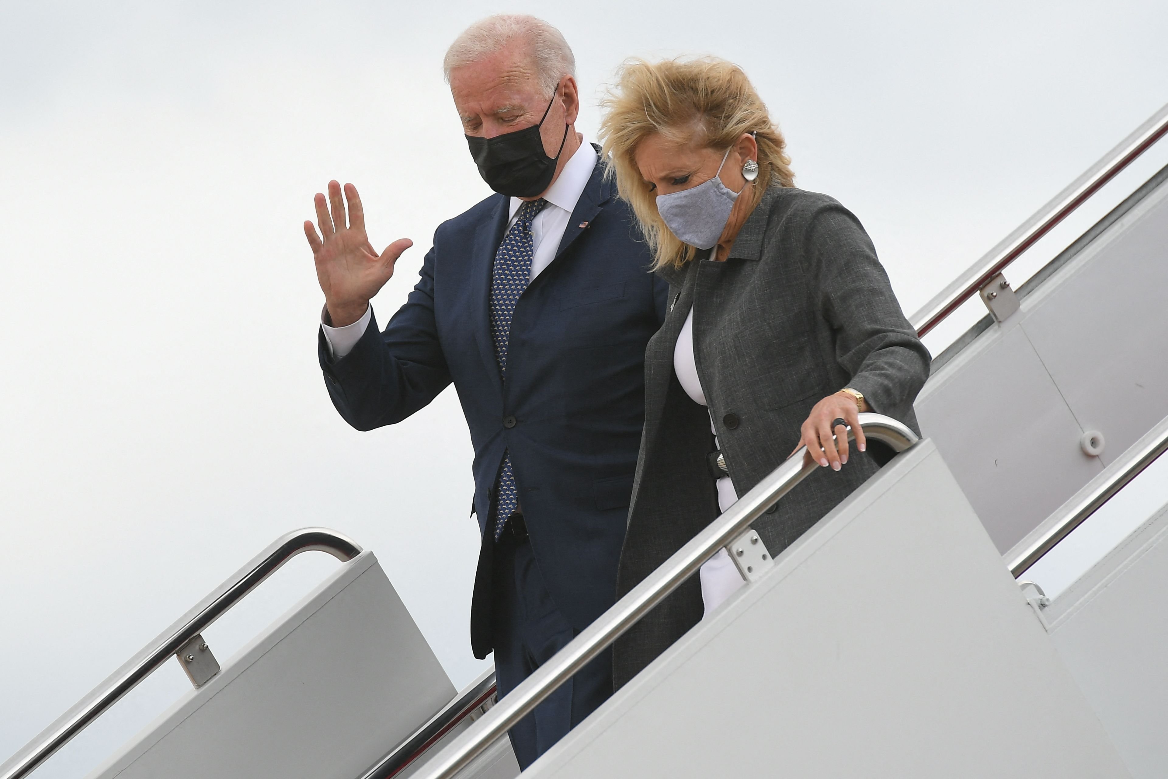 Joe Biden and Jill Biden stepping off Air Force One upon arrival at Andrews Air Force Base in Maryland, Virginia | Photo: Mandel Ngan/AFP via Getty Images