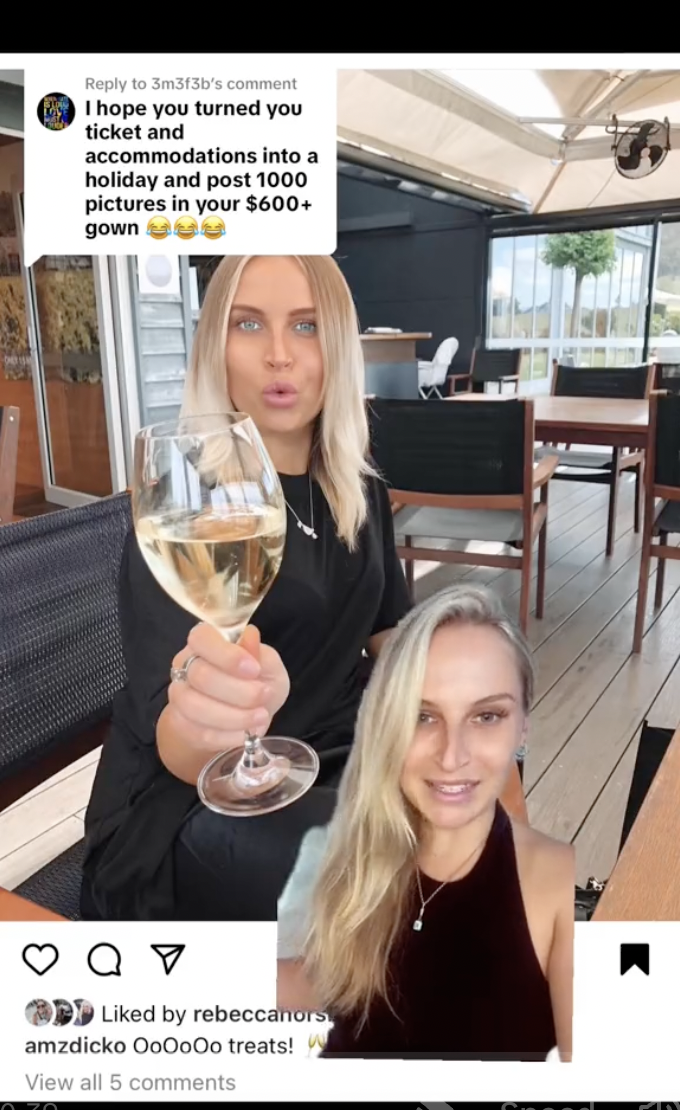 Amy Dickinson sharing images from her girls' trip with her mom and sister in lieu of the wedding | Source: tiktok/amzdick