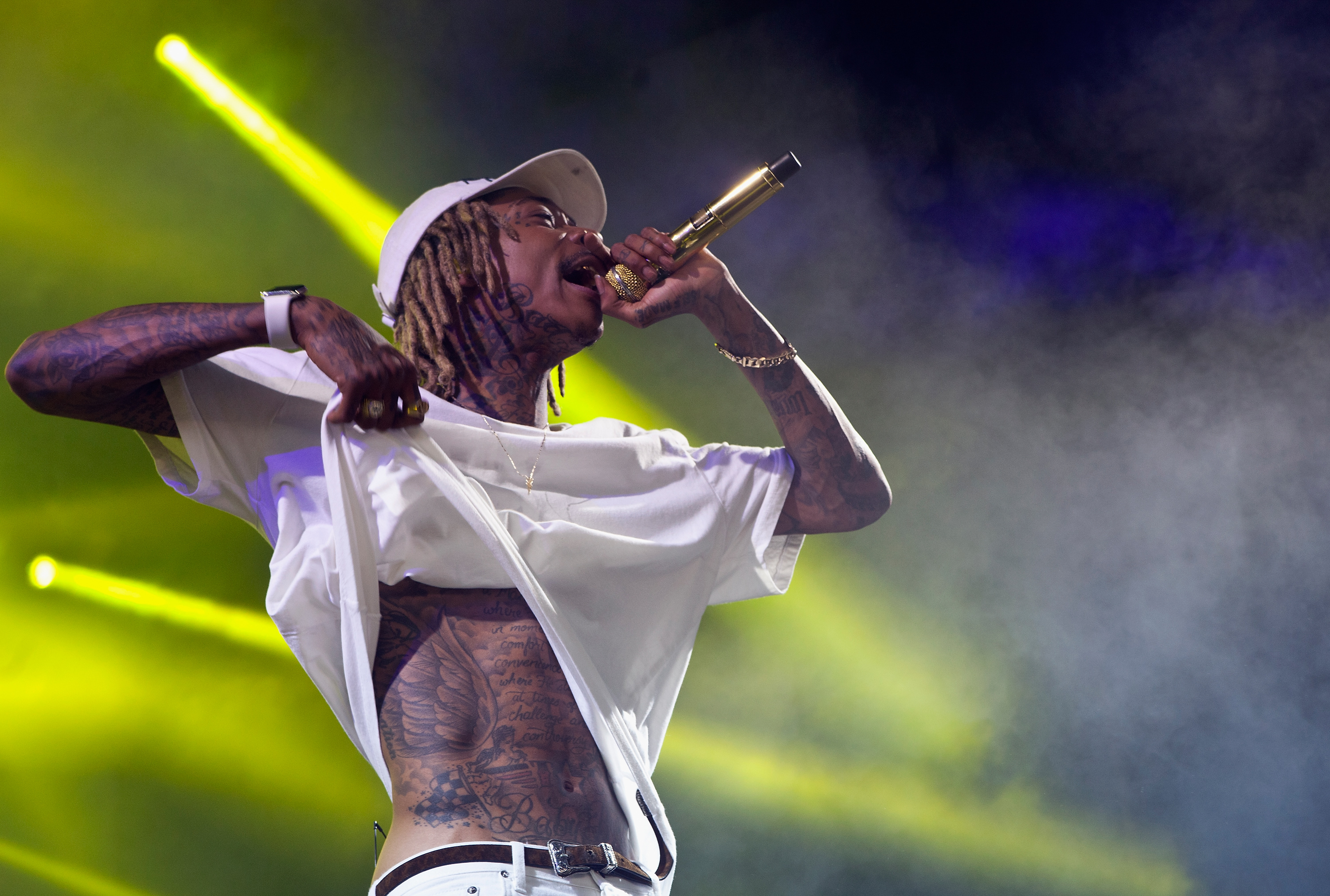 Wiz Khalifa performs at PNC Music Pavilion on July 19, 2015, in Charlotte, North Carolina. | Source: Getty Images