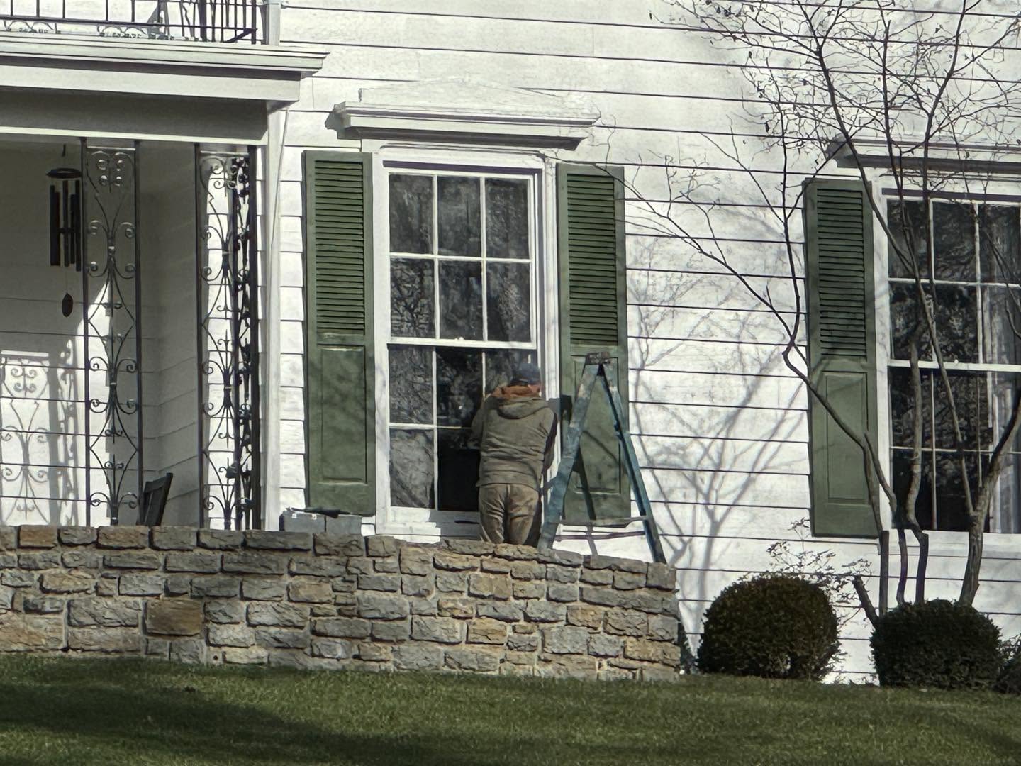 The family's time in Del Ray drew protests and other public expressions of opposition from some residents. One neighbor placed a knitted message reading "Respect Our Rights" on a tree in Vance's yard. | Source: Facebook/David Winter Local 12