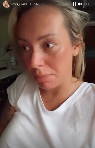 Julia Holz berichtet über ihre OP in ihrer Instagram-Story. I Quelle: instagram.com/mrs.julezz