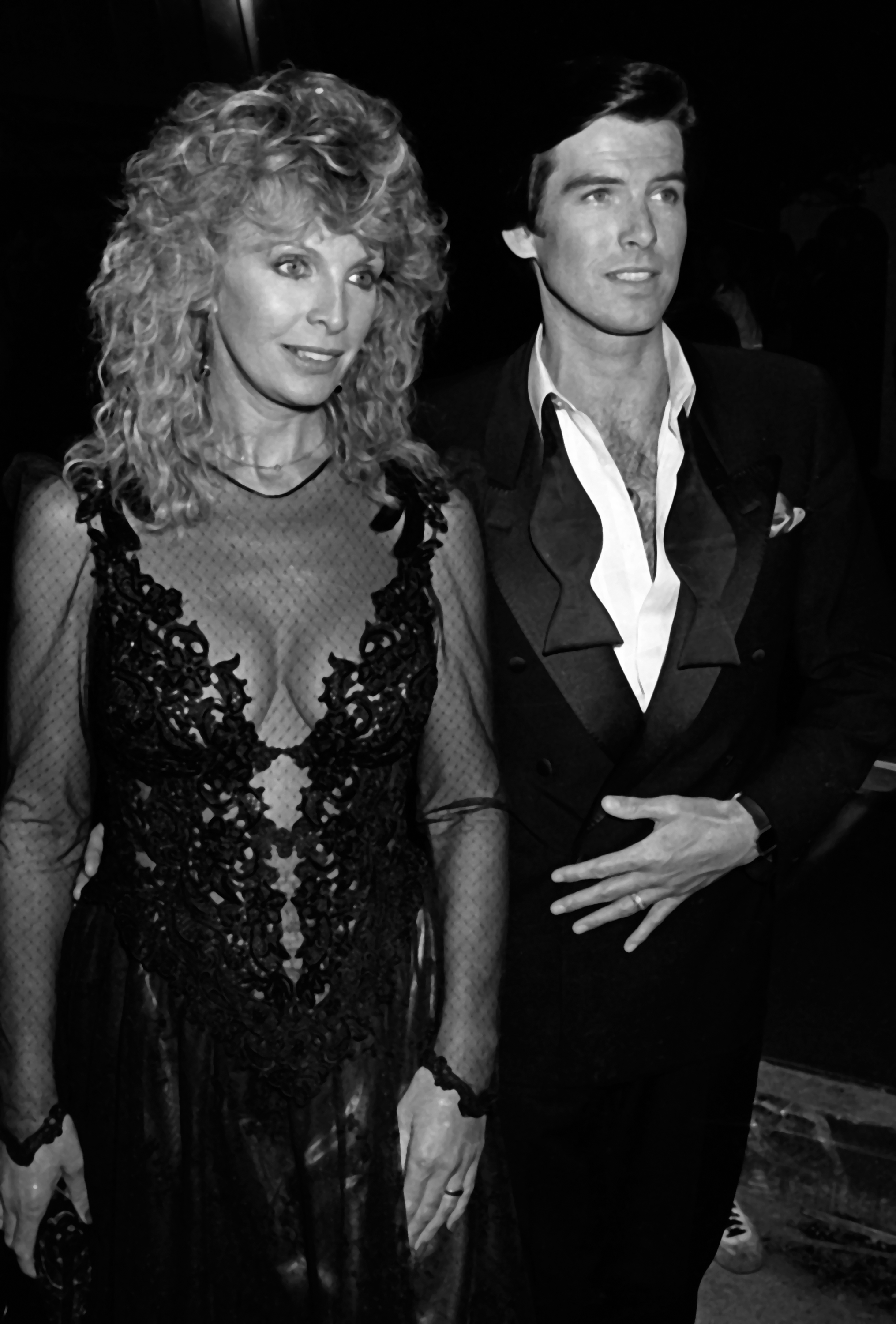 Pierce Brosnan and Cassandra Harris at the 10th Annual People's Choice Awards afterparty on March 15, 1984, in Los Angeles, California. | Source: Getty Images