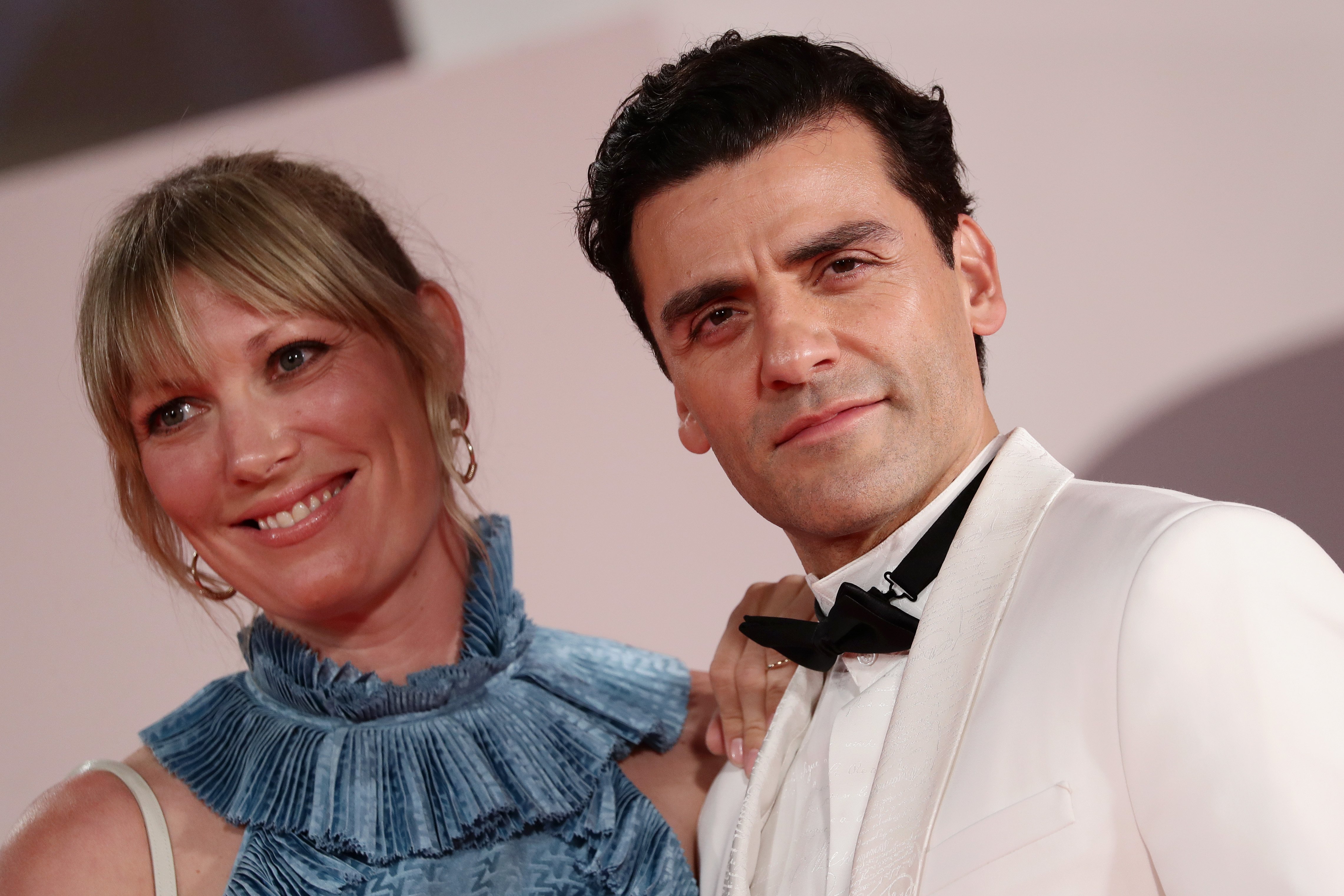 Elvira Lind and Oscar Isaac on September 02, 2021 in Venice, Italy | Source: Getty Images 