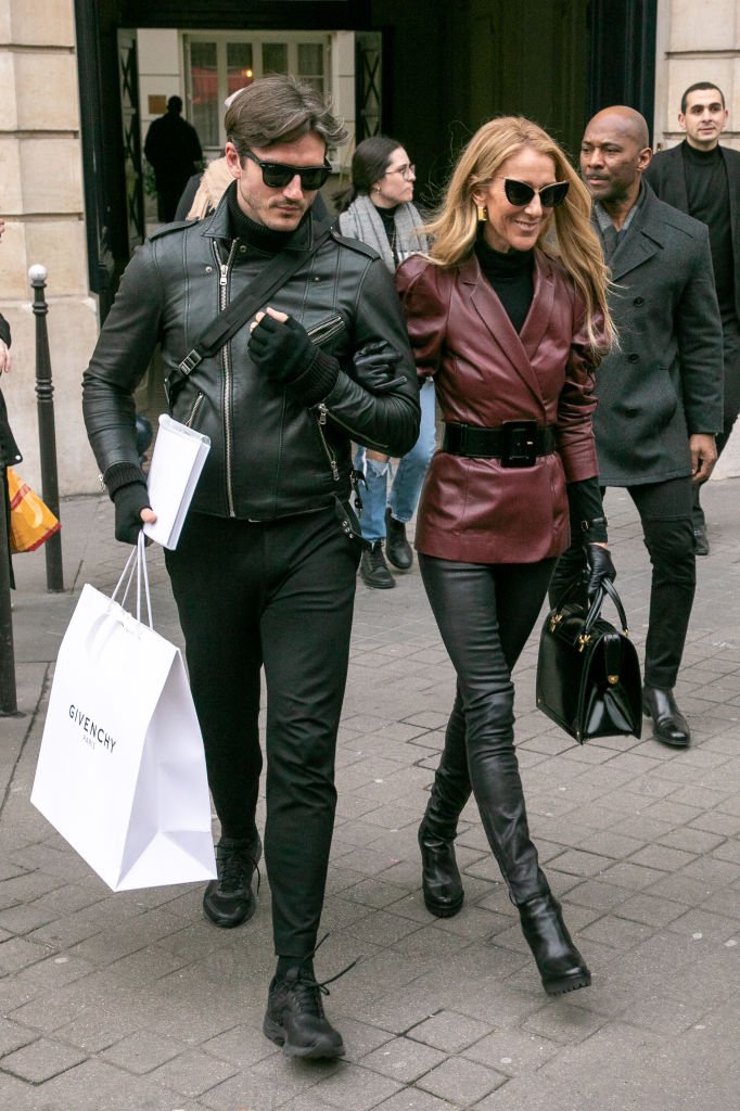 Céline Dion y Pepe Muñoz son vistos saliendo del edificio de oficinas de GIVENCHY.| Fuente: Getty Images Céline Dion y Pepe Muñoz son vistos saliendo del edificio de oficinas de GIVENCHY.| Fuente: Getty Images