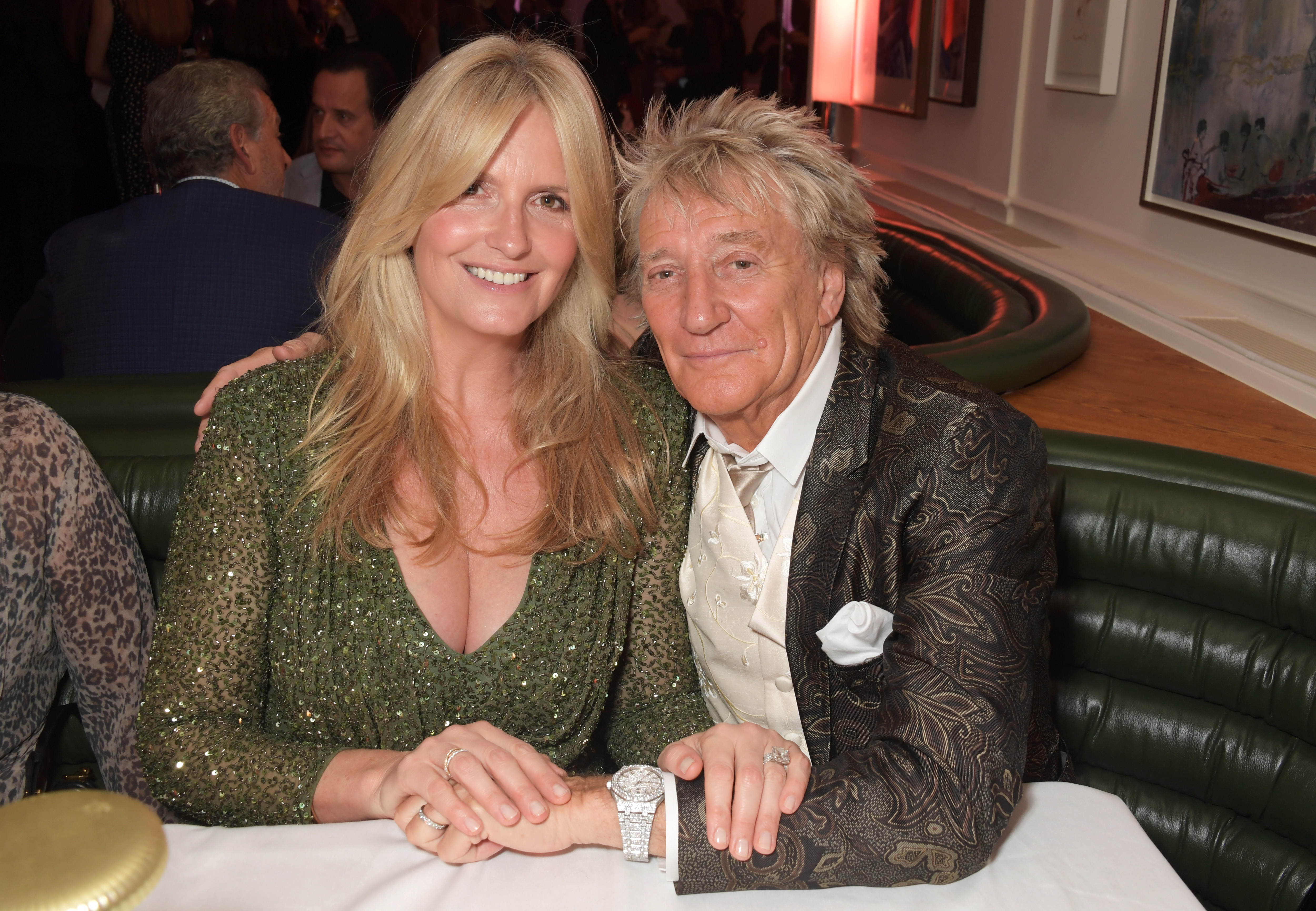  Penny Lancaster and Rod Stewart on October 28, 2021 in London, England | Source: Getty Images