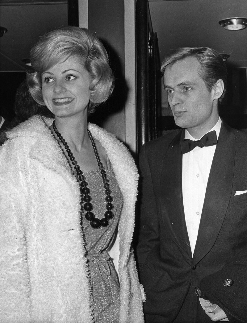 Jill Ireland and David McCallum at the Hampstead Playhouse Cinema in London on April 4, 1961 | Photo: Getty Images