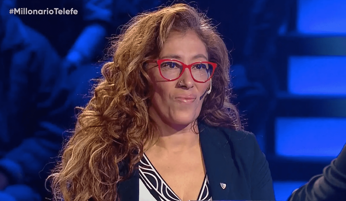 Alejandra participando en "¿Quién Quiere Ser Millonario?" │ Imagen tomada de: La Nación Alejandra participando en "¿Quién Quiere Ser Millonario?" │ Imagen tomada de: La Nación