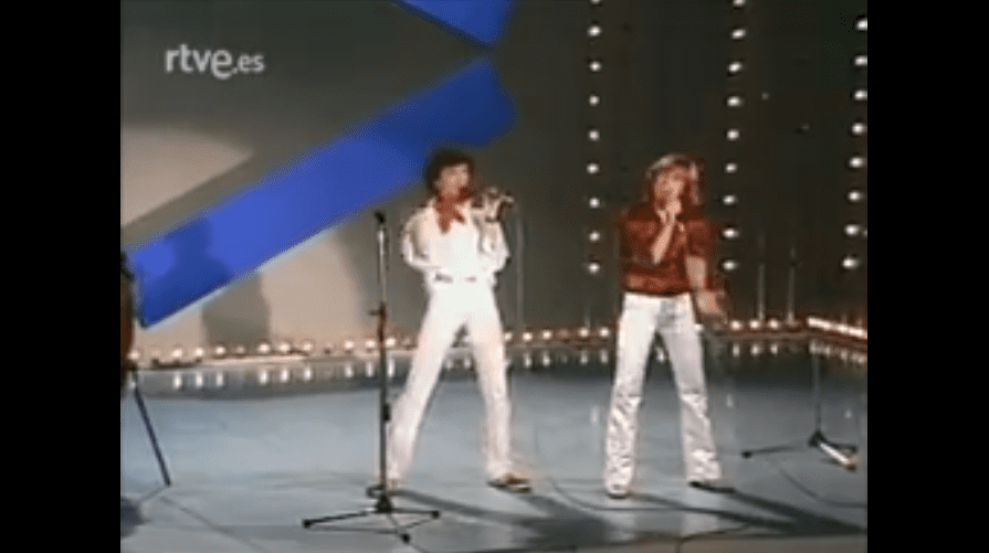 Los Pecos cantando en vivo. │Imagen tomada de: Facebook/Archivo RTVE Los Pecos cantando en vivo. │Imagen tomada de: Facebook/Archivo RTVE