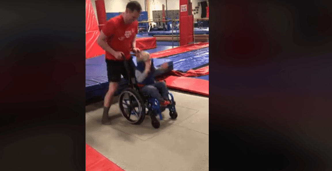 Wyatt saltando en trampolín / Imagen tomada de: Facebook / TNT Kid's Fitness & Gymnastics