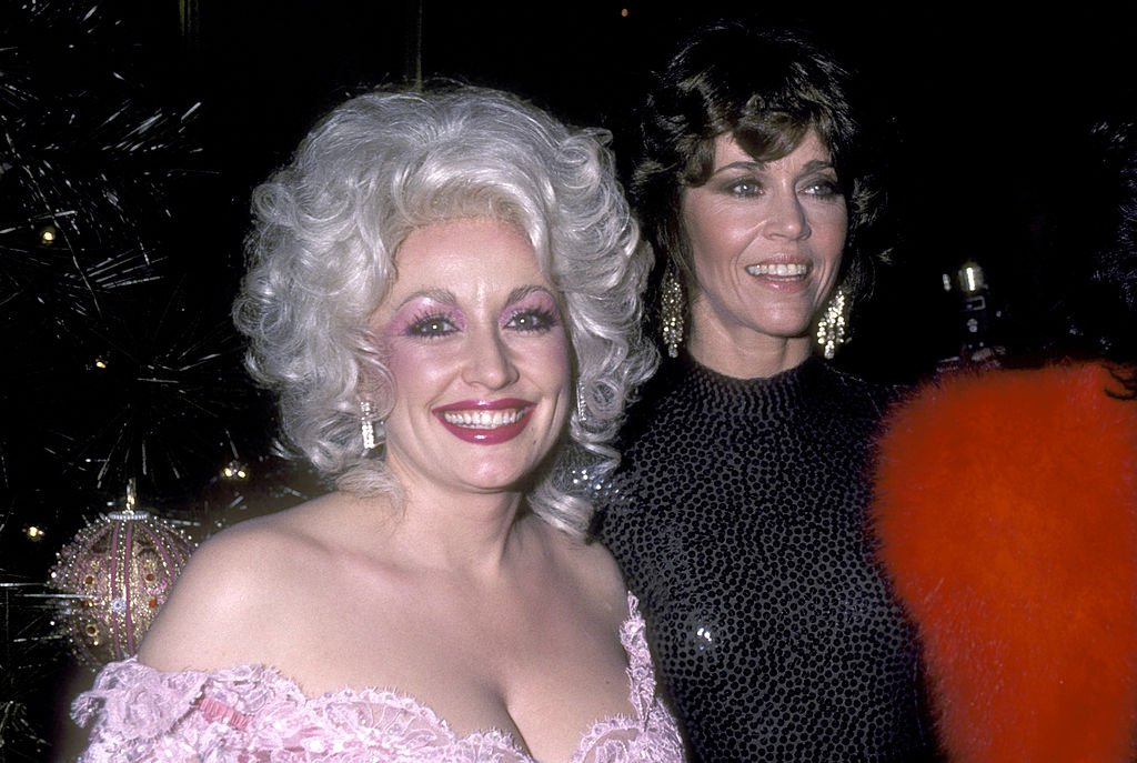 Musician Dolly Parton and Actress Jane Fonda attend the 'Nine to Five' New York City Premiere on December 14, 1980 at Sutton Theater in New York City, New York | Photo: Getty Images