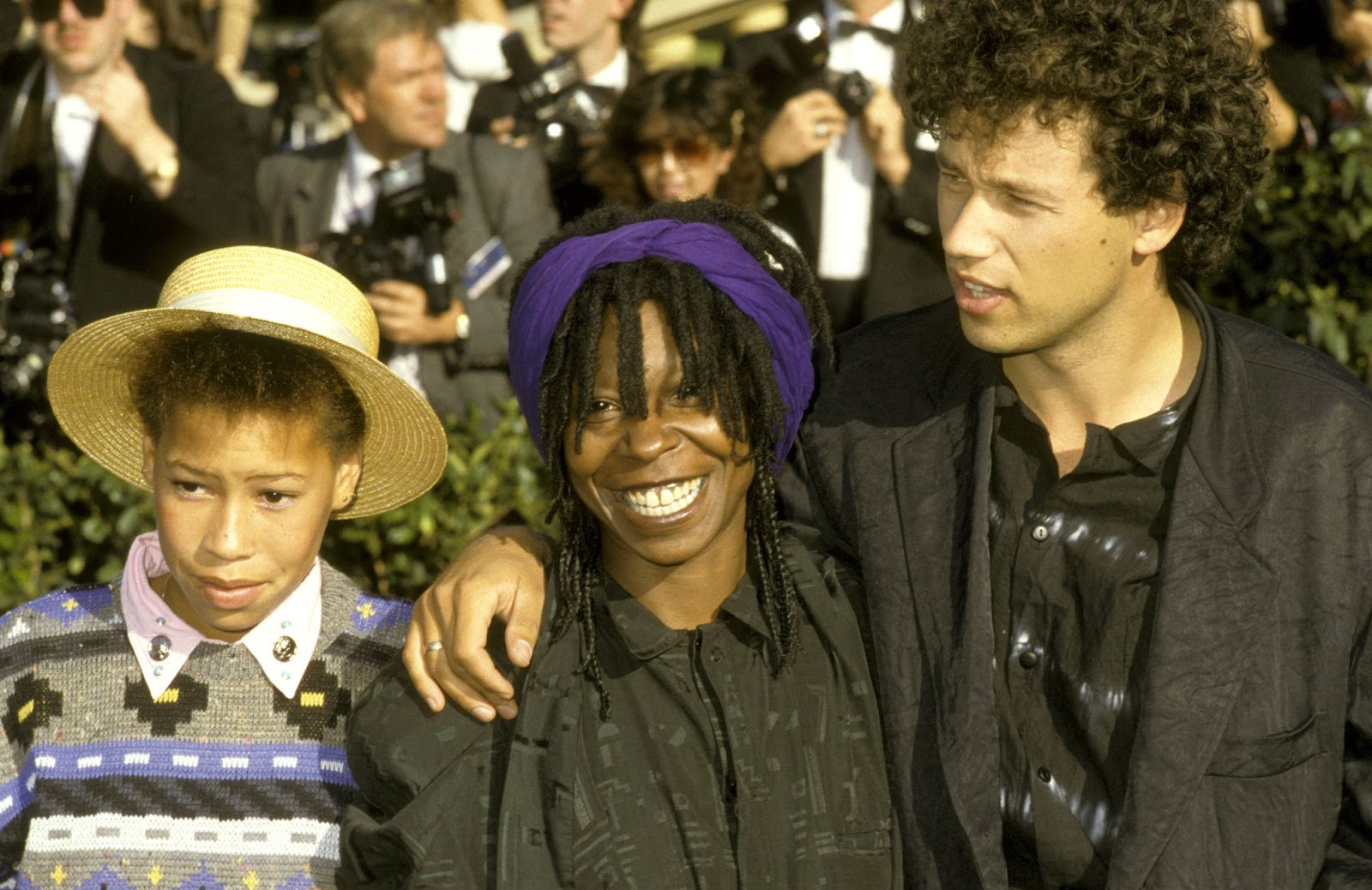 Alexandra Martin, Whoopi Goldberg, and her husband David Claessen at the 38th Annual Primetime Emmy Awards in 1986. | Source: Getty Images